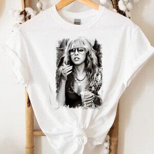 Young Stevie Nicks Fleetwood Mac Rumours Unisex Tshirt Fans Gift Tee Shirt